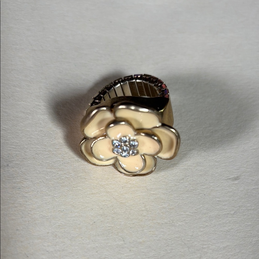 Elegant Cream Flower Ring/Watch